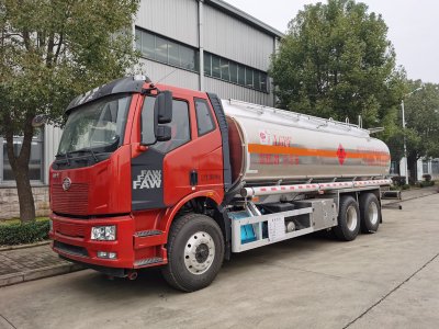 國(guó)六解放后八鋁合金油罐車